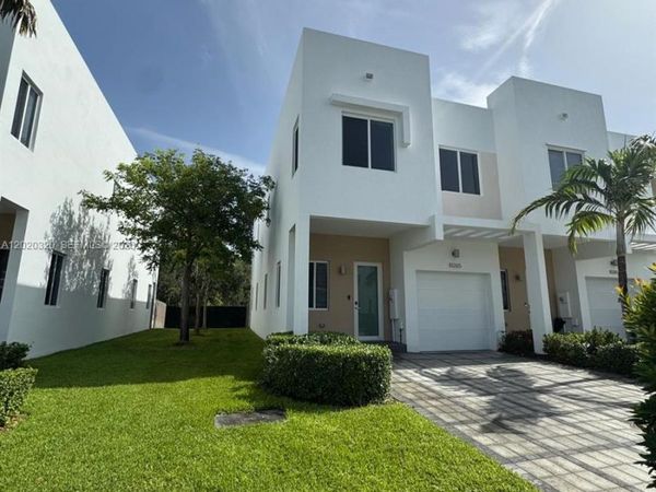 10265 NW 72nd Ter, Doral, FL 33178