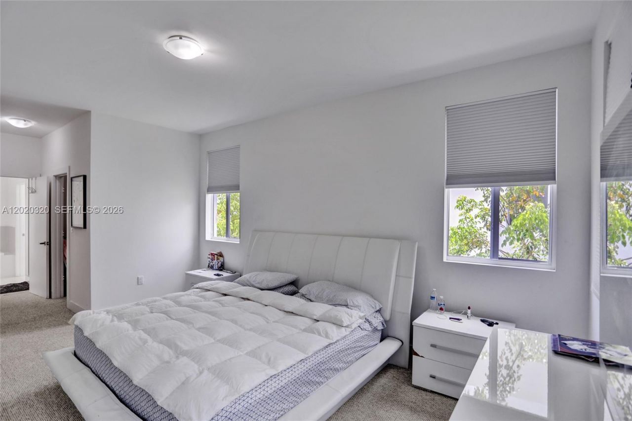 10265 NW 72nd Ter, Doral, FL 33178 Photo