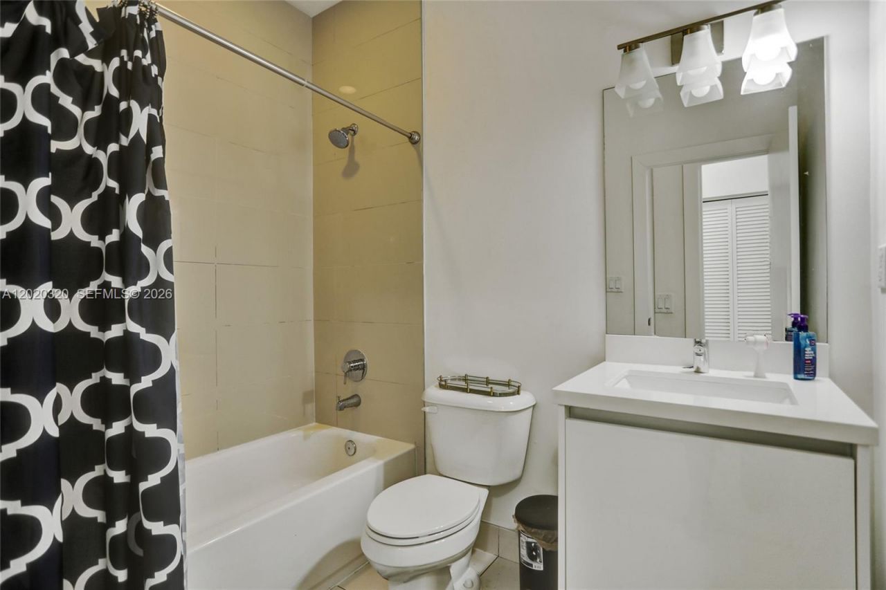 10265 NW 72nd Ter, Doral, FL 33178 Photo