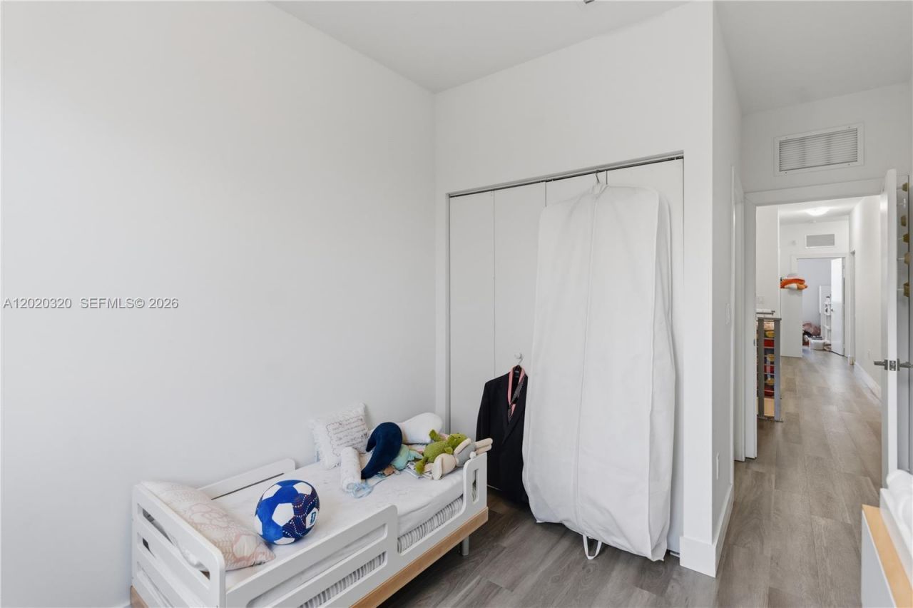 10265 NW 72nd Ter, Doral, FL 33178 Photo