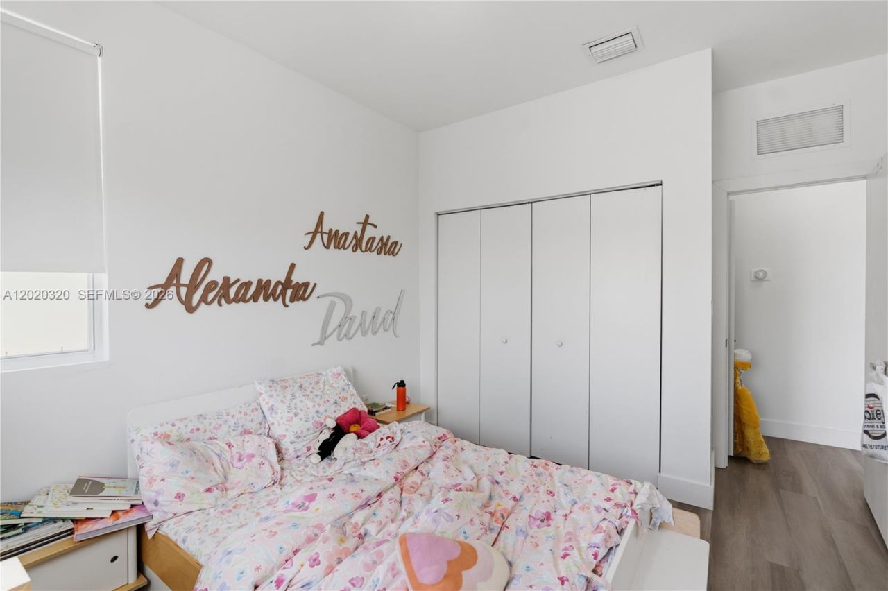 10265 NW 72nd Ter, Doral, FL 33178 Photo