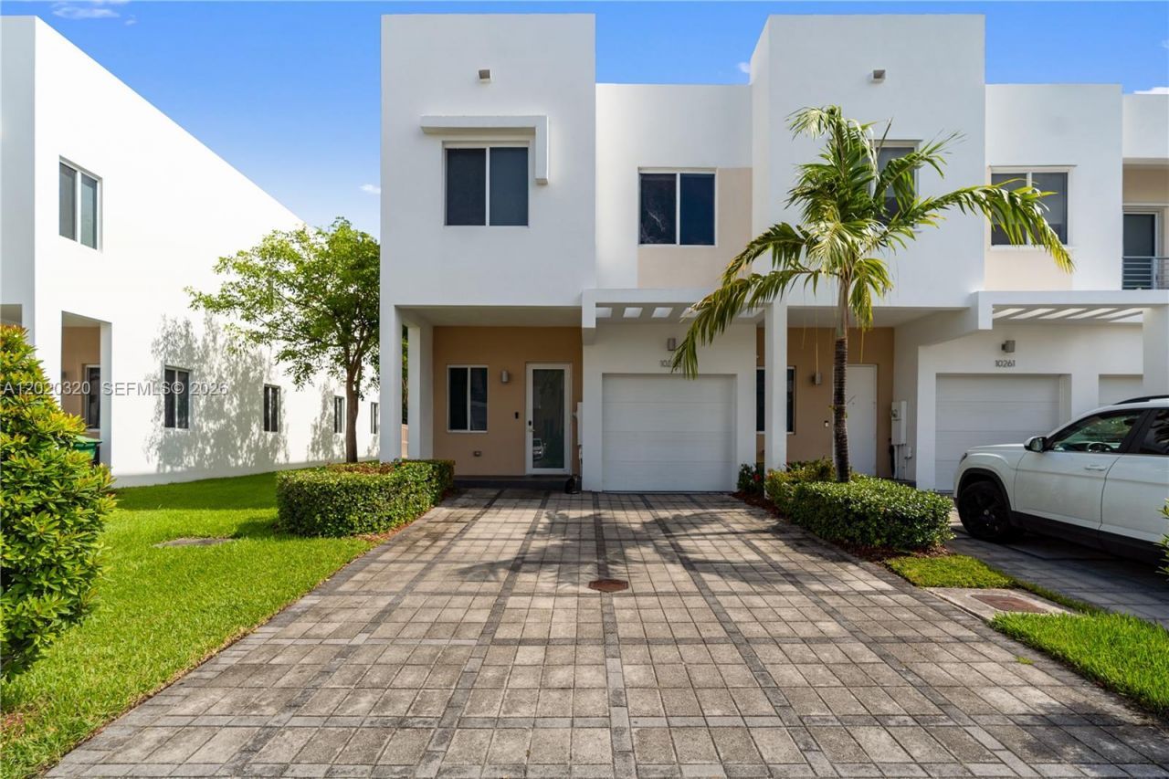 10265 NW 72nd Ter, Doral, FL 33178 Photo