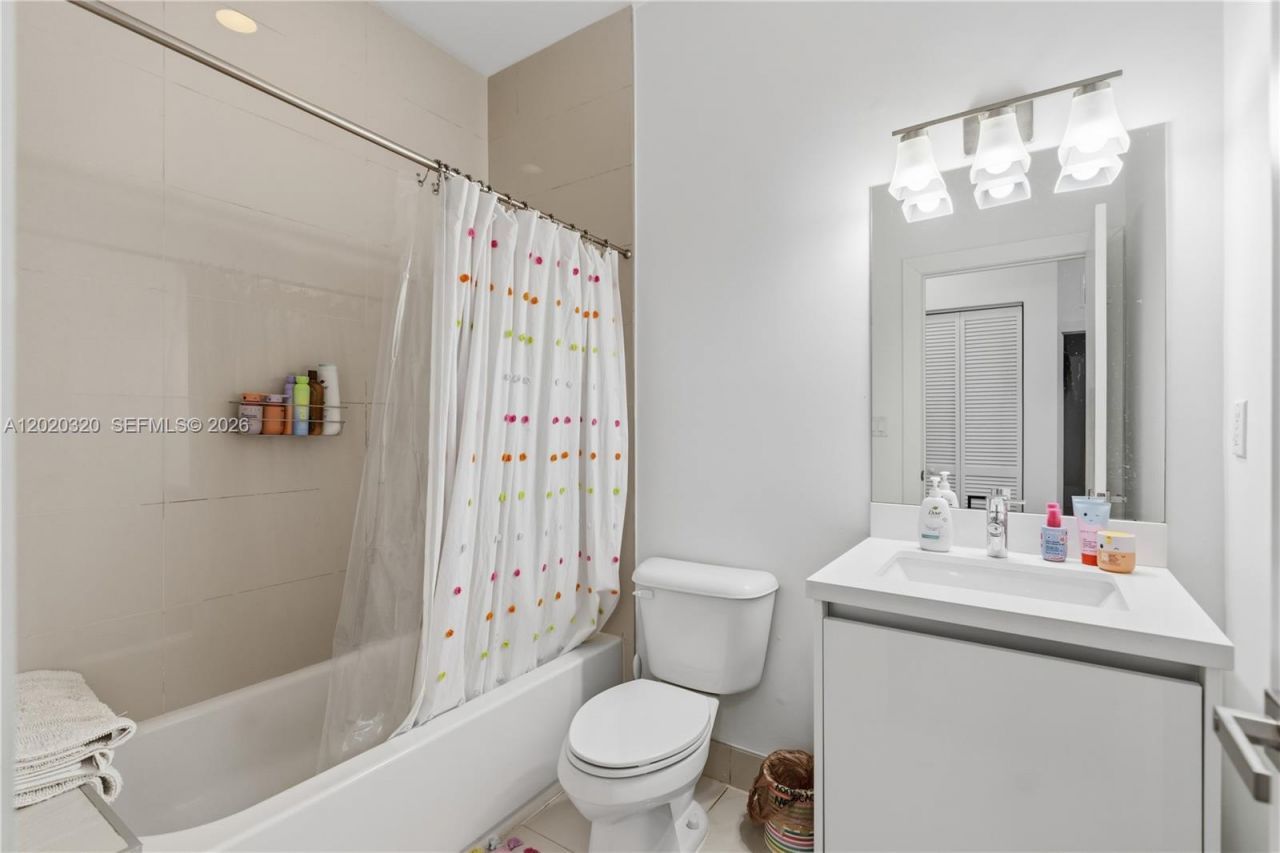 10265 NW 72nd Ter, Doral, FL 33178 Photo