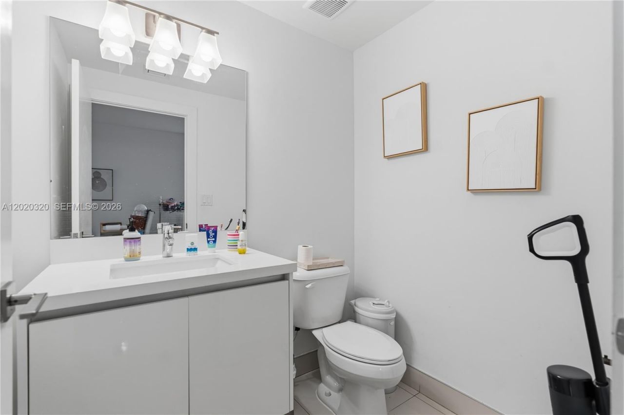 10265 NW 72nd Ter, Doral, FL 33178 Photo