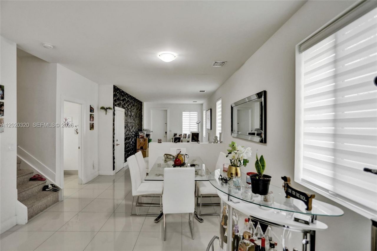 10265 NW 72nd Ter, Doral, FL 33178 Photo