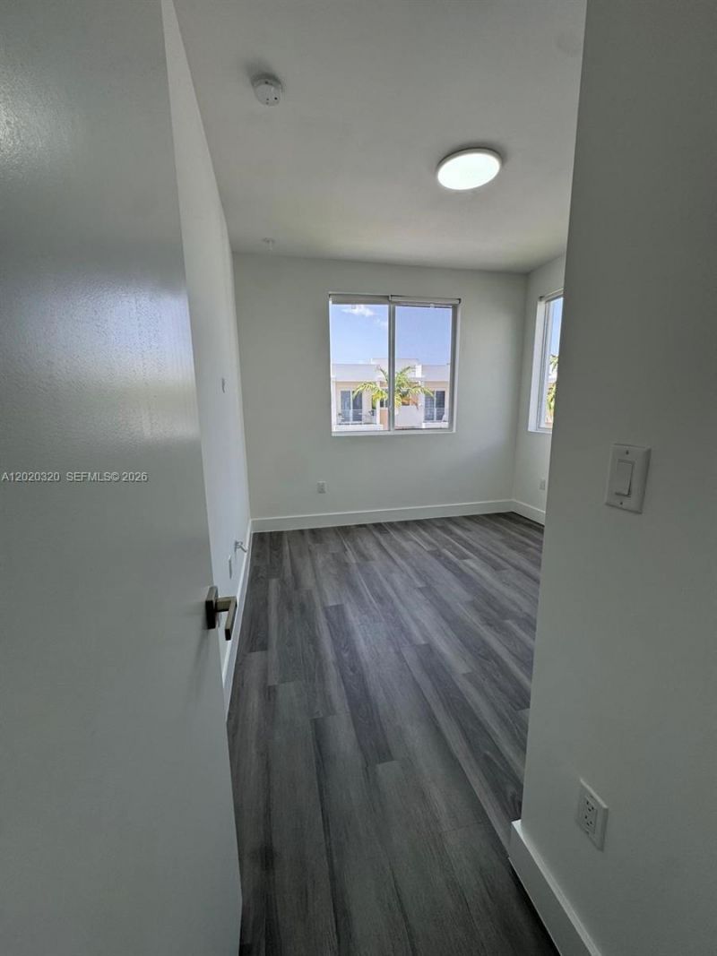 10265 NW 72nd Ter, Doral, FL 33178 Photo