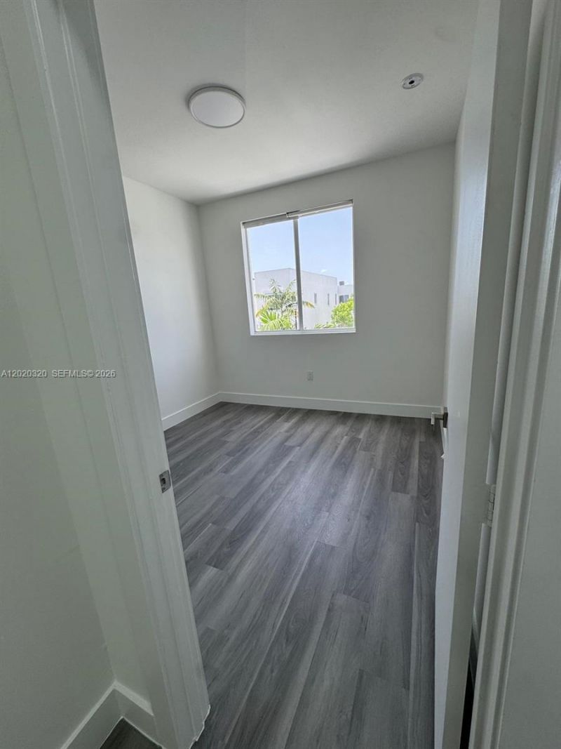 10265 NW 72nd Ter, Doral, FL 33178 Photo