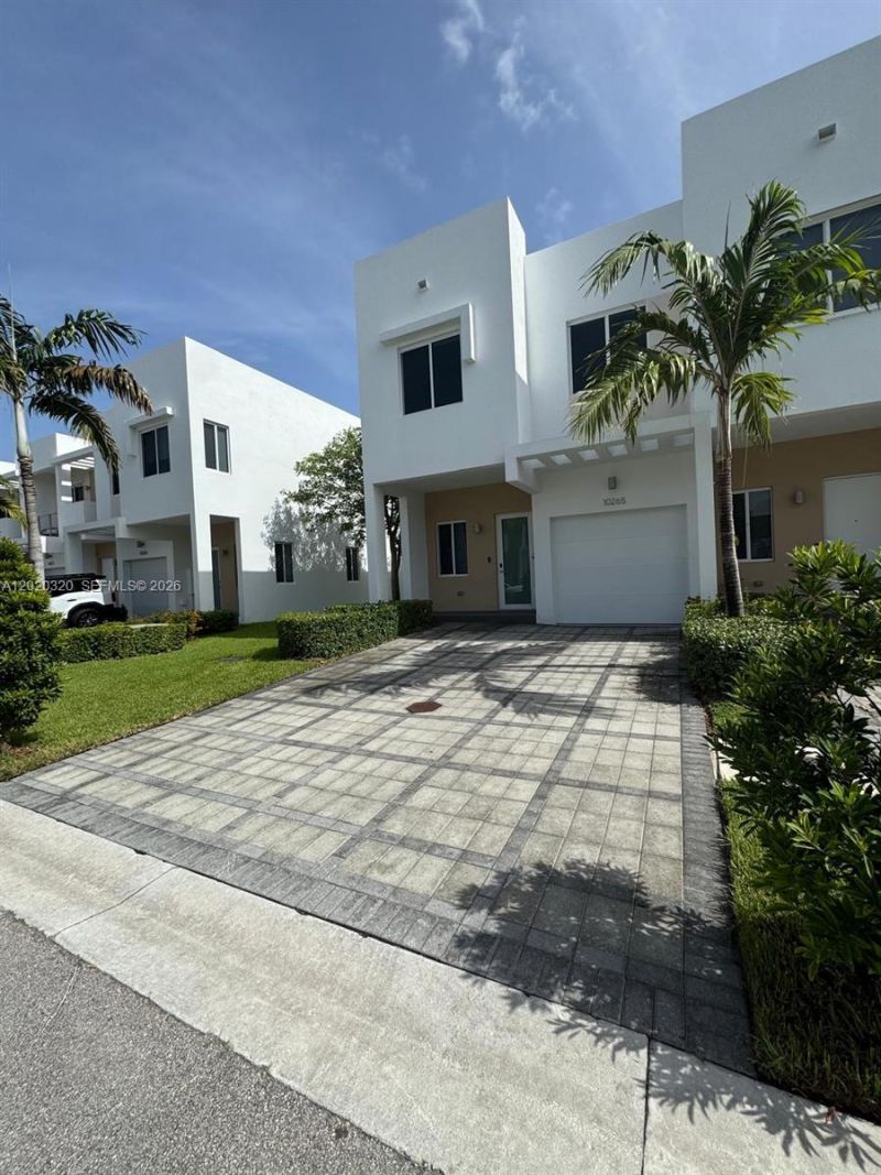 10265 NW 72nd Ter, Doral, FL 33178 Photo