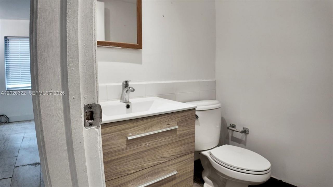 2138 SW 6th St , Unit 101, Miami, FL 33135 Photo