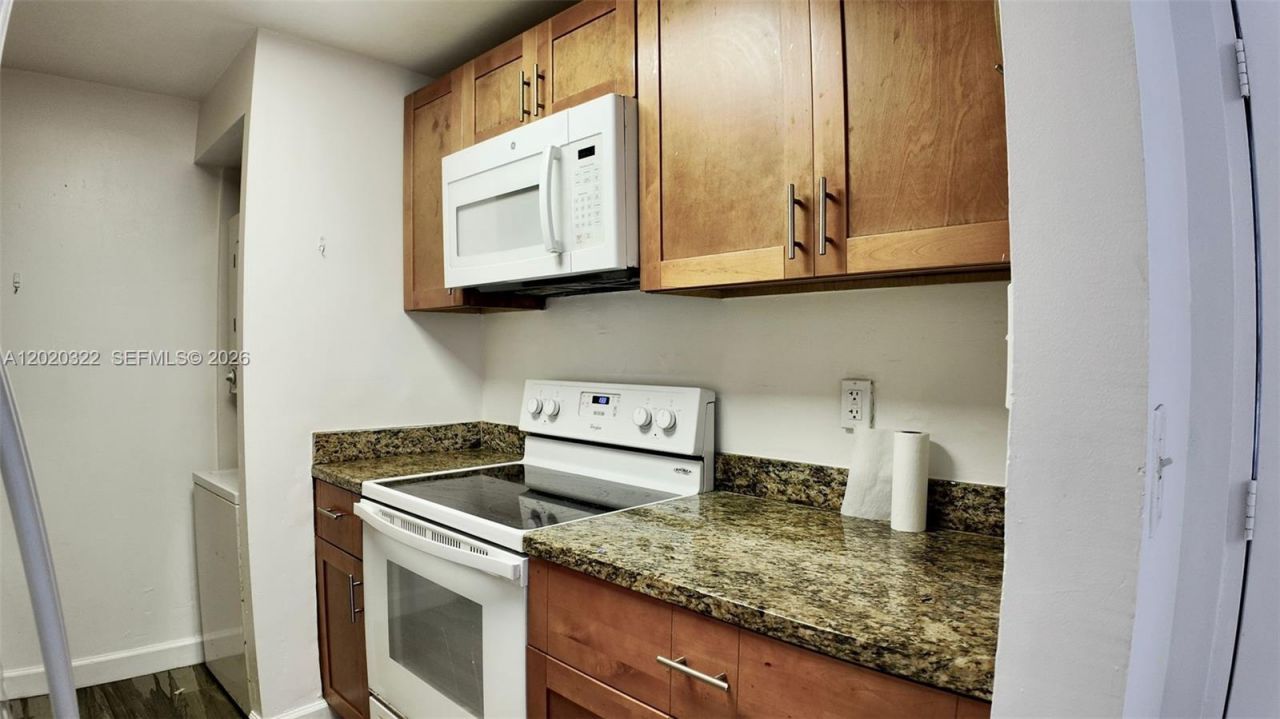 2138 SW 6th St , Unit 101, Miami, FL 33135 Photo