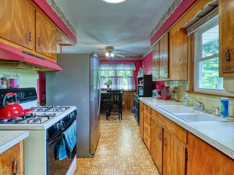 425 W Bath Road, Cuyahoga Falls, OH 44223 Photo 12
