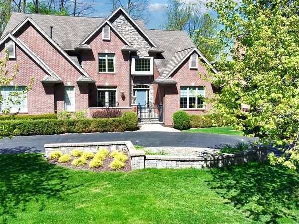 4502 Forest Edge Lane, West Bloomfield Twp, MI 48323
