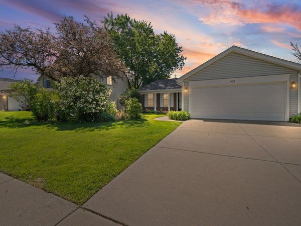 621 Cutter Lane , Elk Grove Village, IL 60007