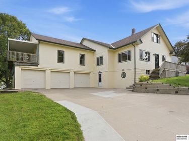 7402 Sarpy Avenue , Bellevue, NE 68147