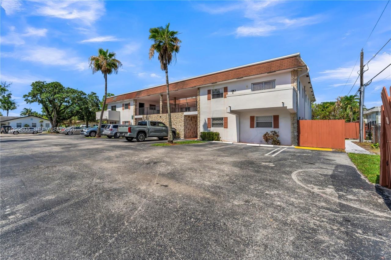 321 SW 1st Ct, Unit K-4, Pompano Beach, FL 33060 Photo