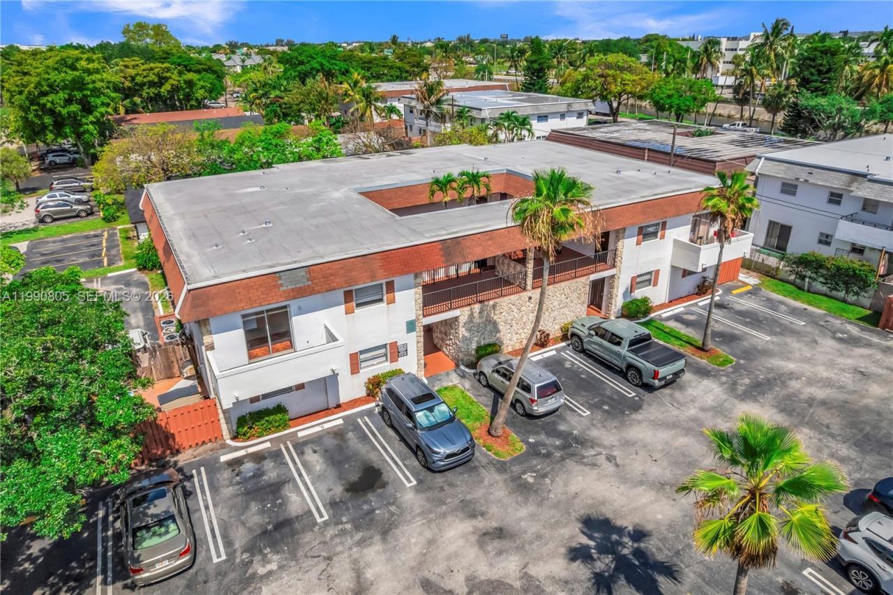 321 SW 1st Ct, Unit K-4, Pompano Beach, FL 33060 Photo