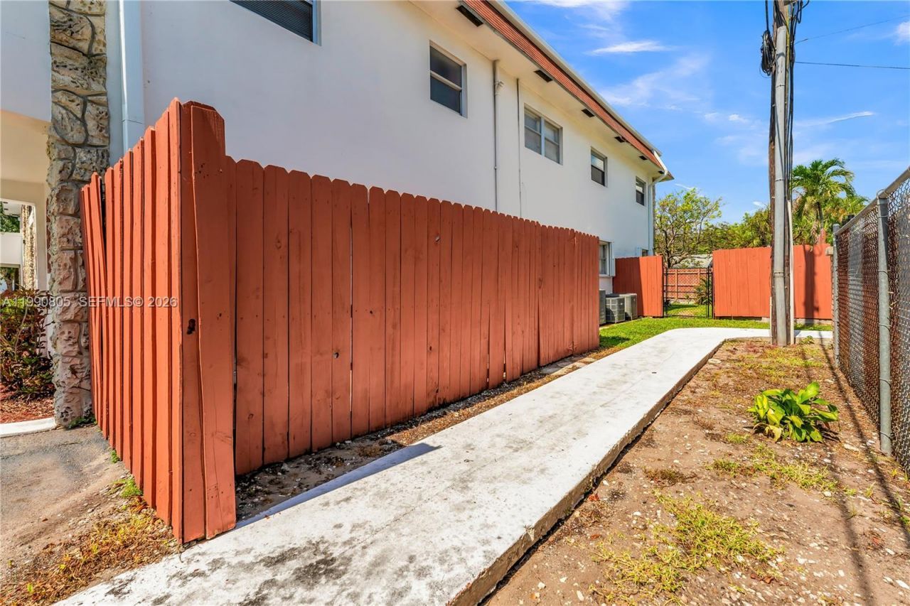 321 SW 1st Ct, Unit K-4, Pompano Beach, FL 33060 Photo