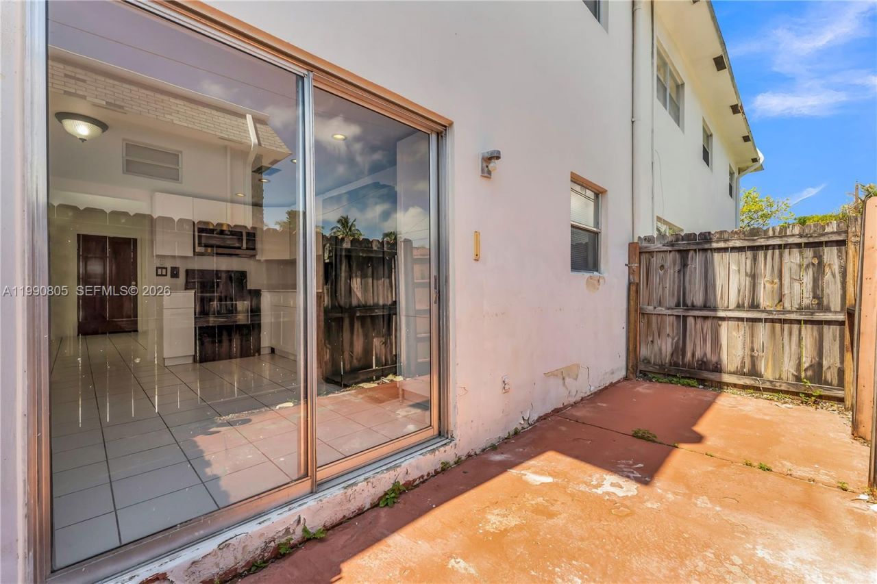 321 SW 1st Ct, Unit K-4, Pompano Beach, FL 33060 Photo
