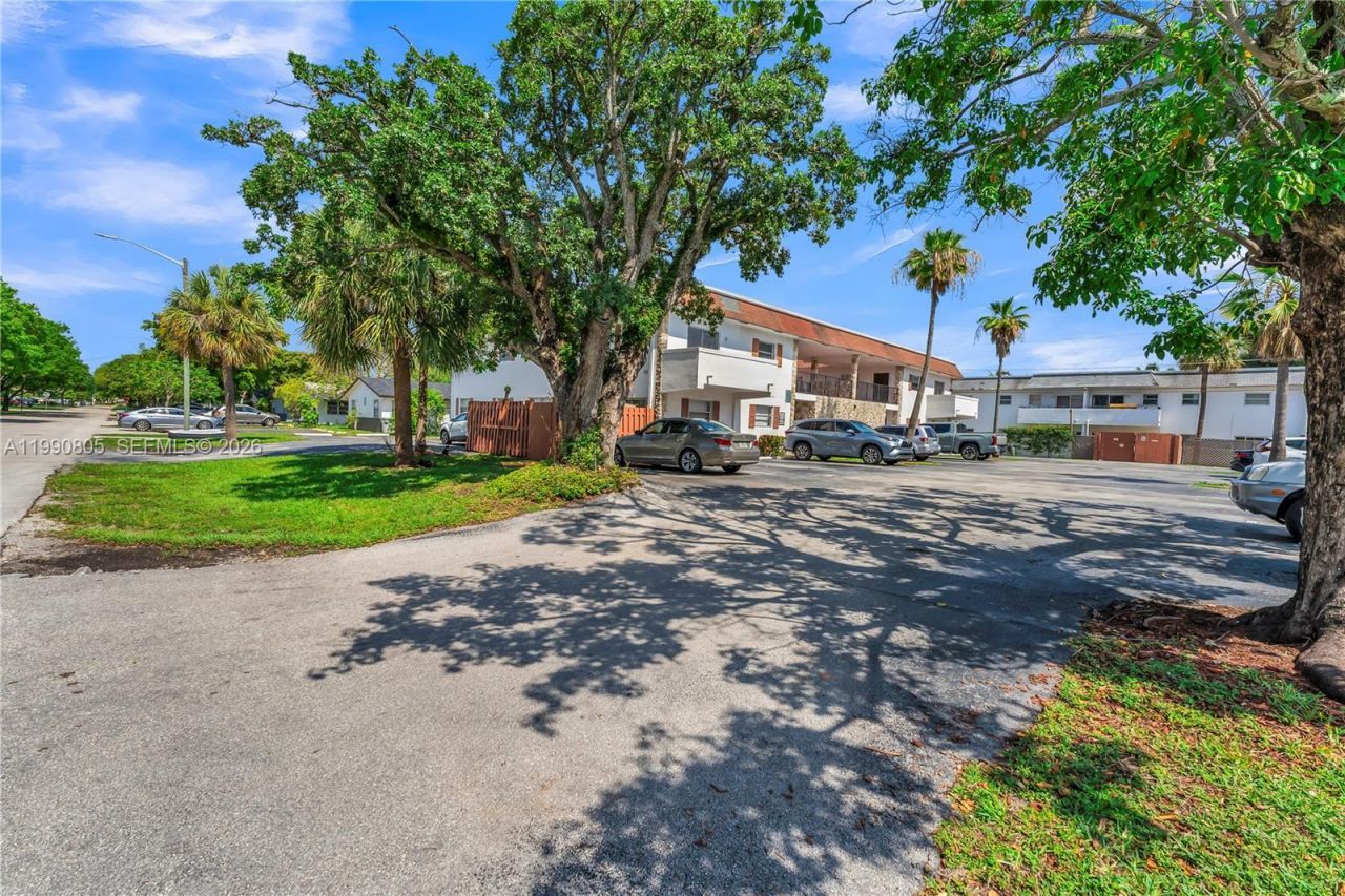 321 SW 1st Ct, Unit K-4, Pompano Beach, FL 33060 Photo