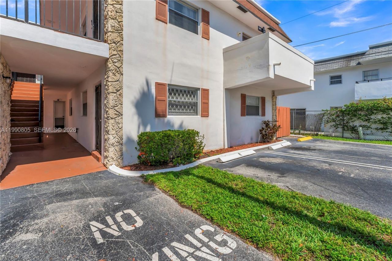 321 SW 1st Ct, Unit K-4, Pompano Beach, FL 33060 Photo
