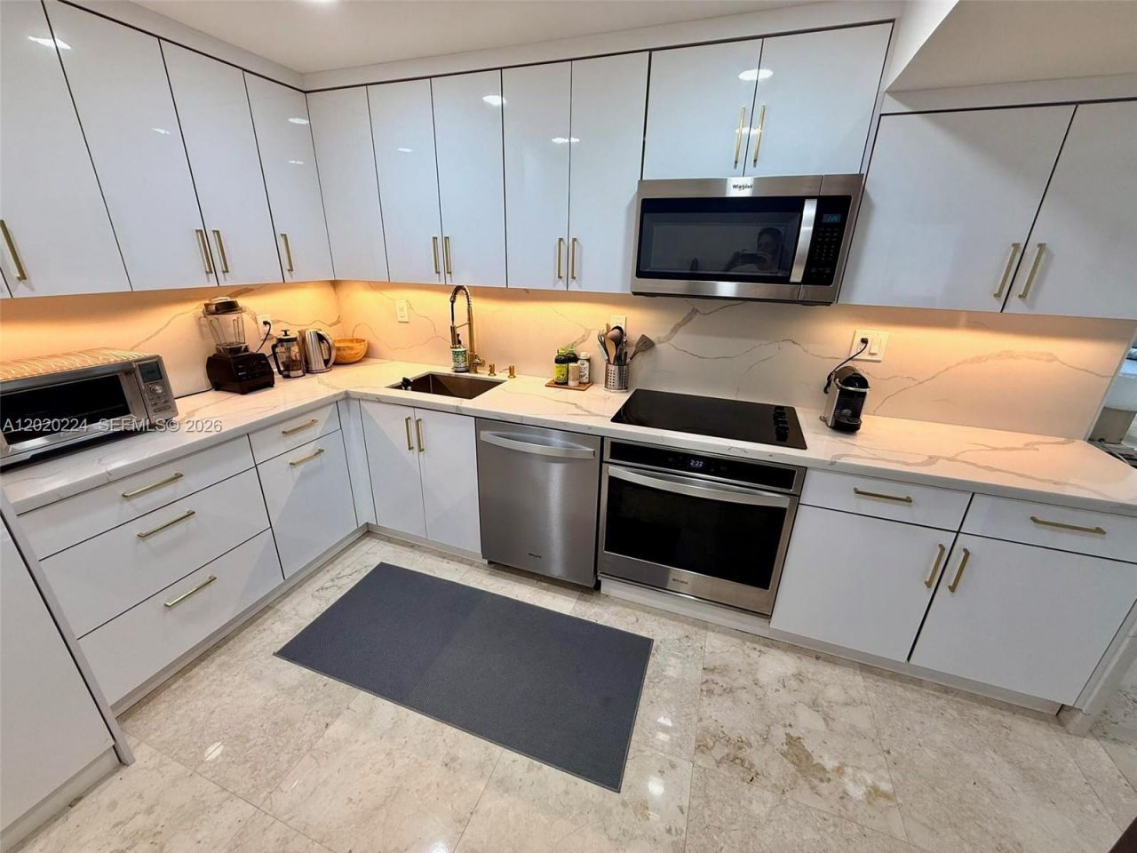 1420 Brickell Bay Dr, Unit 1108B, Miami, FL 33131 Photo