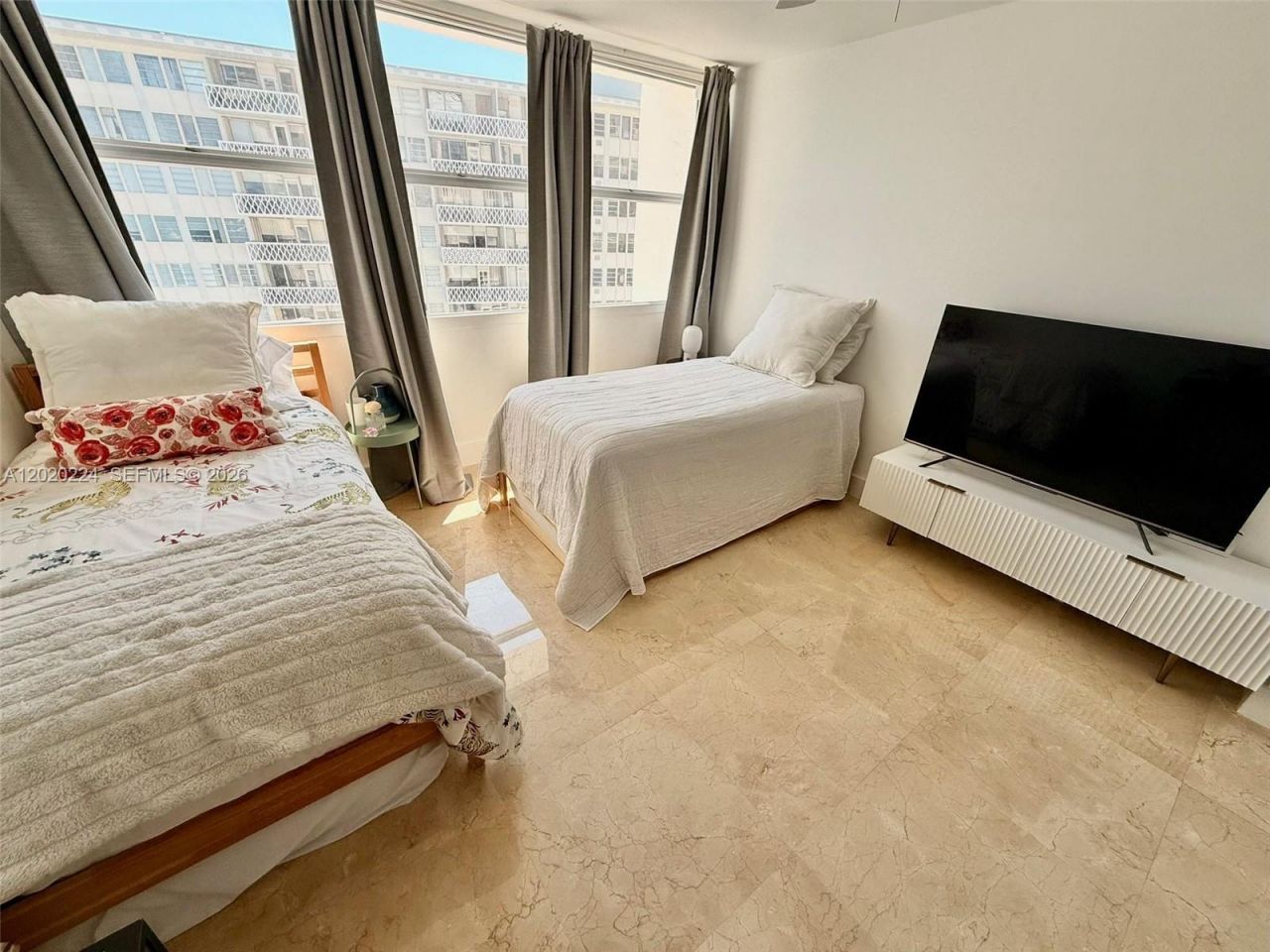 1420 Brickell Bay Dr, Unit 1108B, Miami, FL 33131 Photo