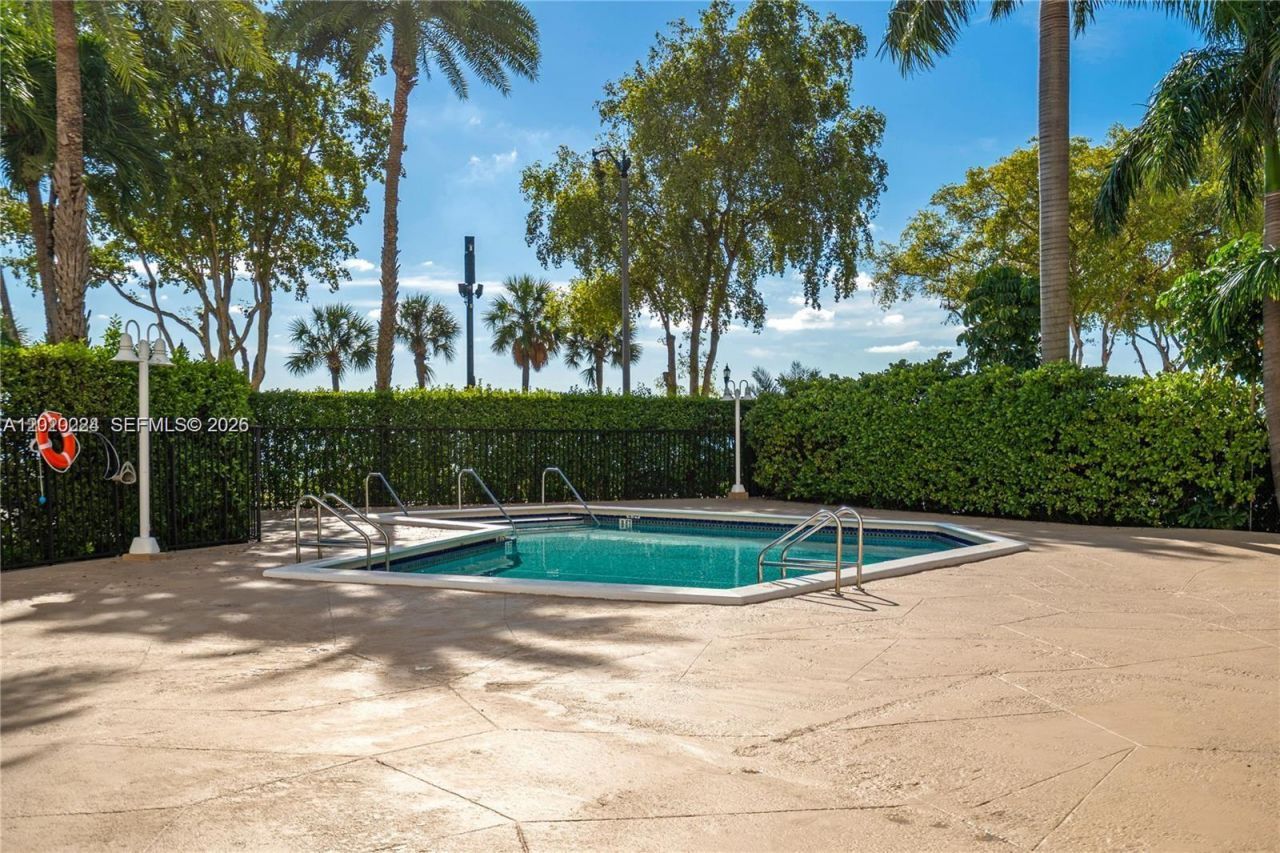 1420 Brickell Bay Dr, Unit 1108B, Miami, FL 33131 Photo