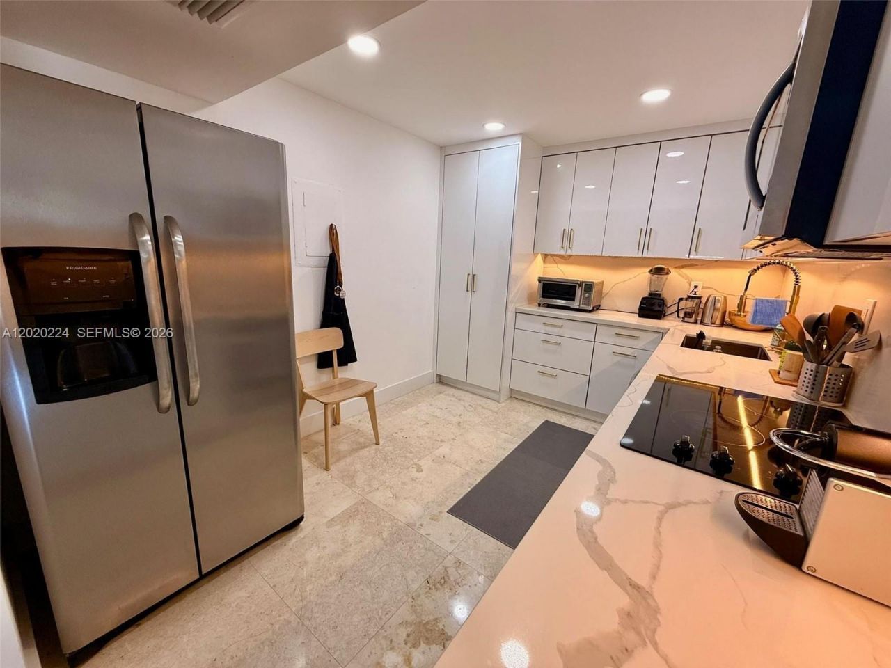 1420 Brickell Bay Dr, Unit 1108B, Miami, FL 33131 Photo