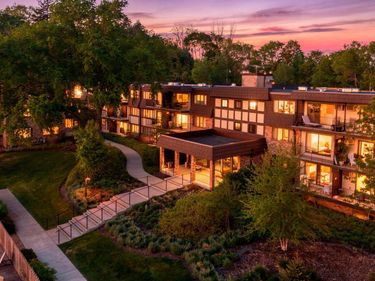 205 Barry, Unit 117, Wayzata, MN 55391
