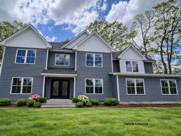 6 Chamberlain Ln, Mount Olive, NJ 07828