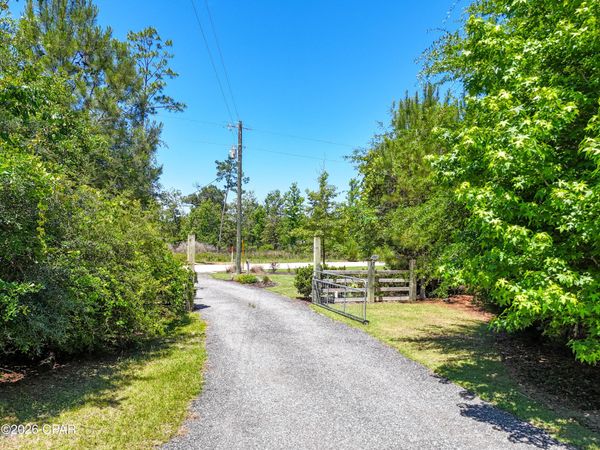 17103 NW Chipola Heights Road , Altha, FL 32421