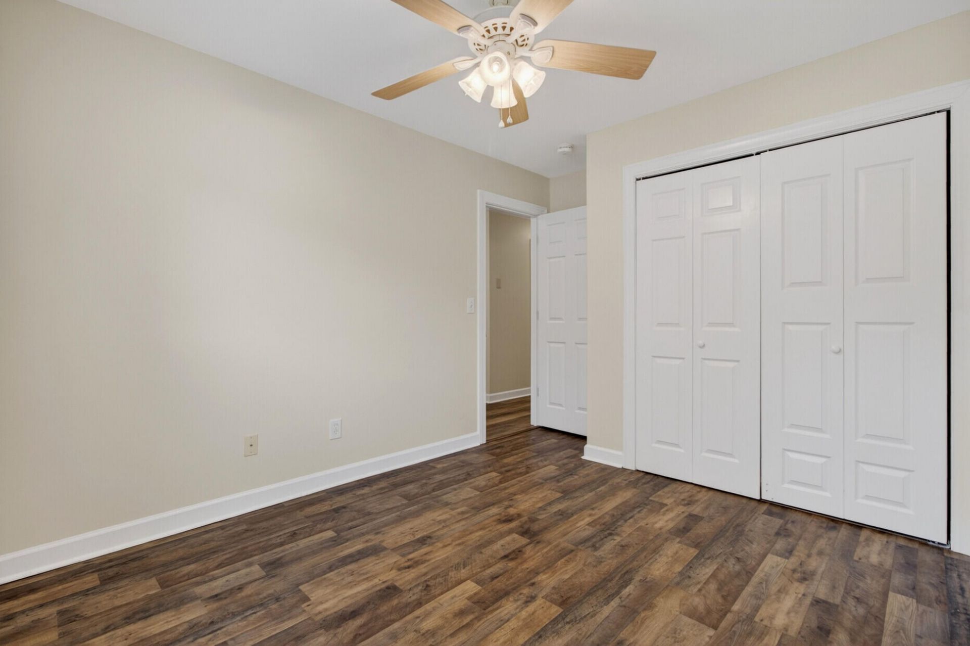 113 Garden Grove Drive Photo 22