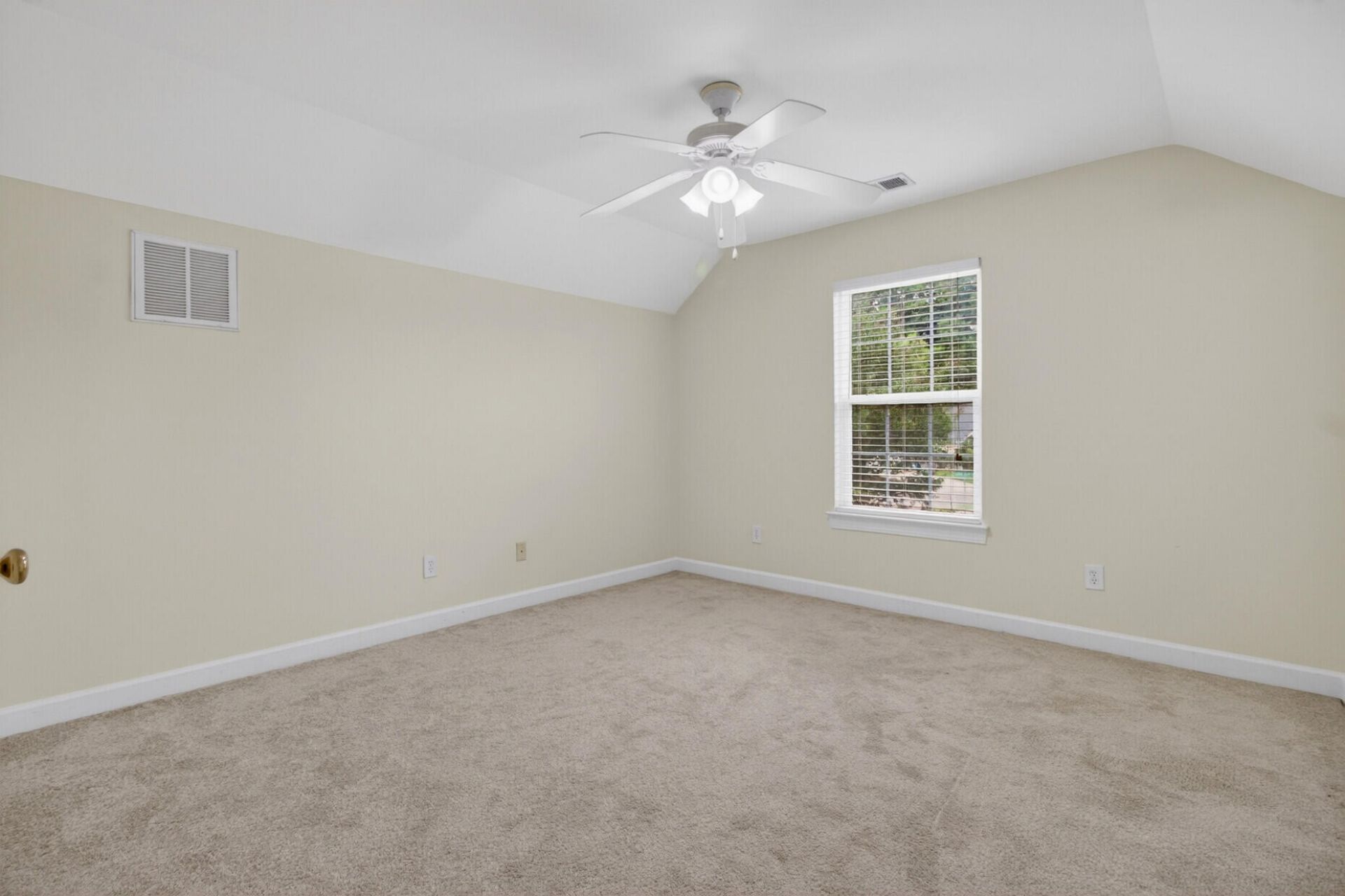 113 Garden Grove Drive Photo 25