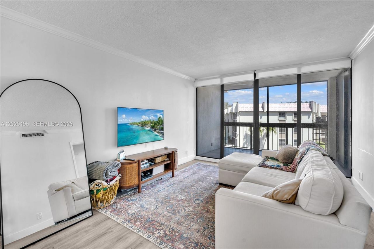 8437 Forest Hills Dr , Unit 304, Coral Springs, FL 33065 Photo