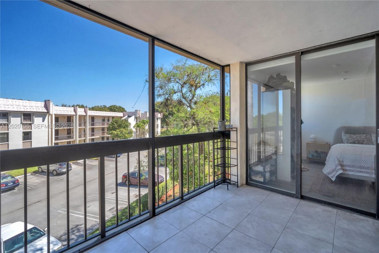 8437 Forest Hills Dr , Unit 304, Coral Springs, FL 33065 Photo
