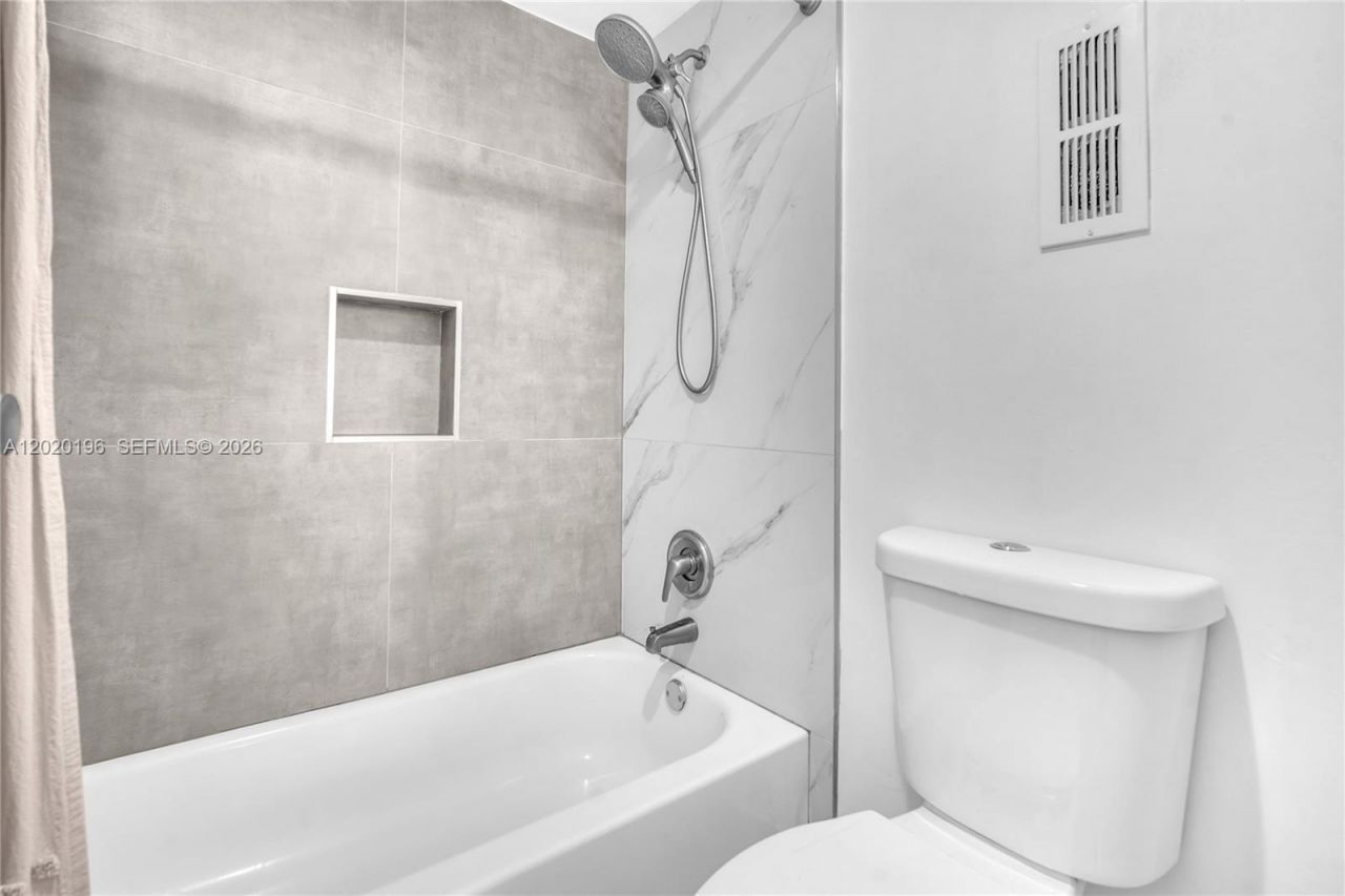 8437 Forest Hills Dr , Unit 304, Coral Springs, FL 33065 Photo