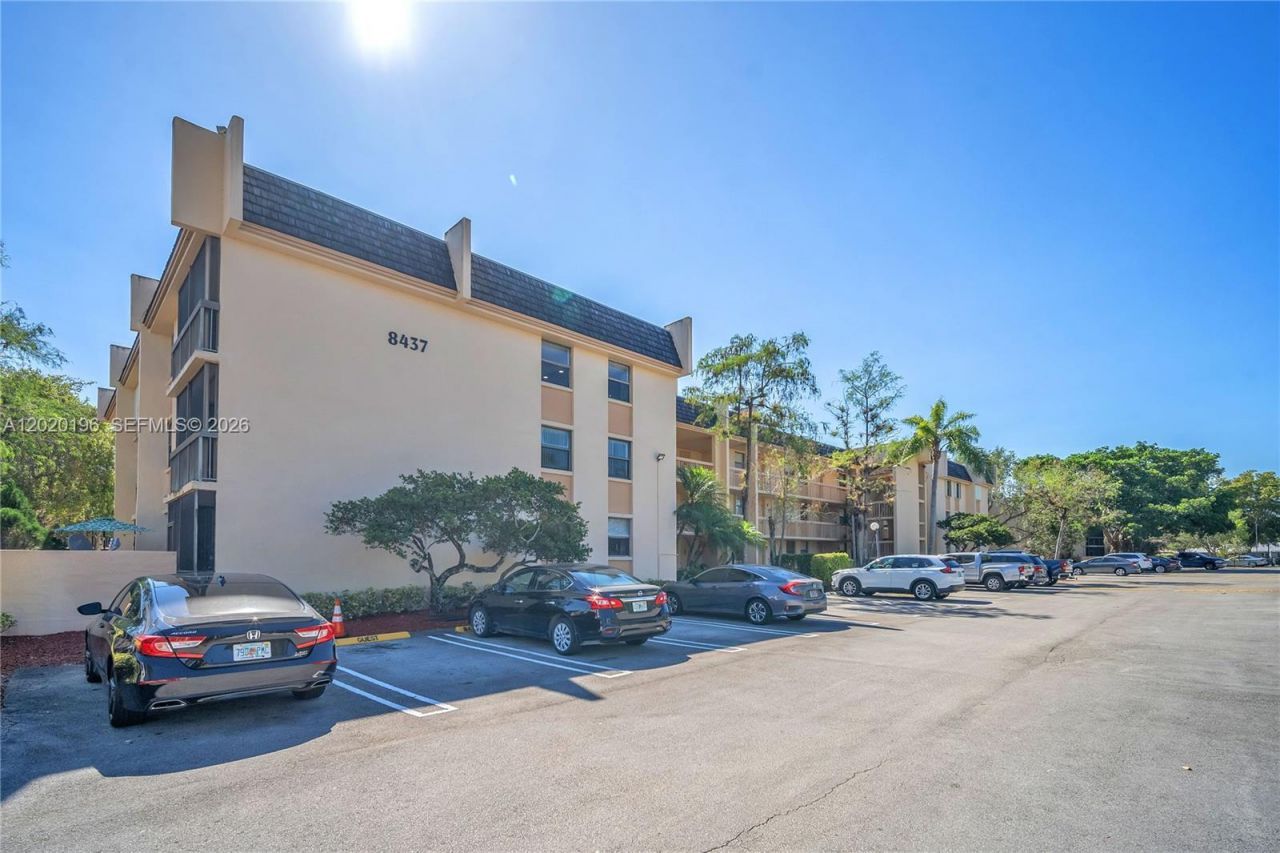 8437 Forest Hills Dr , Unit 304, Coral Springs, FL 33065 Photo