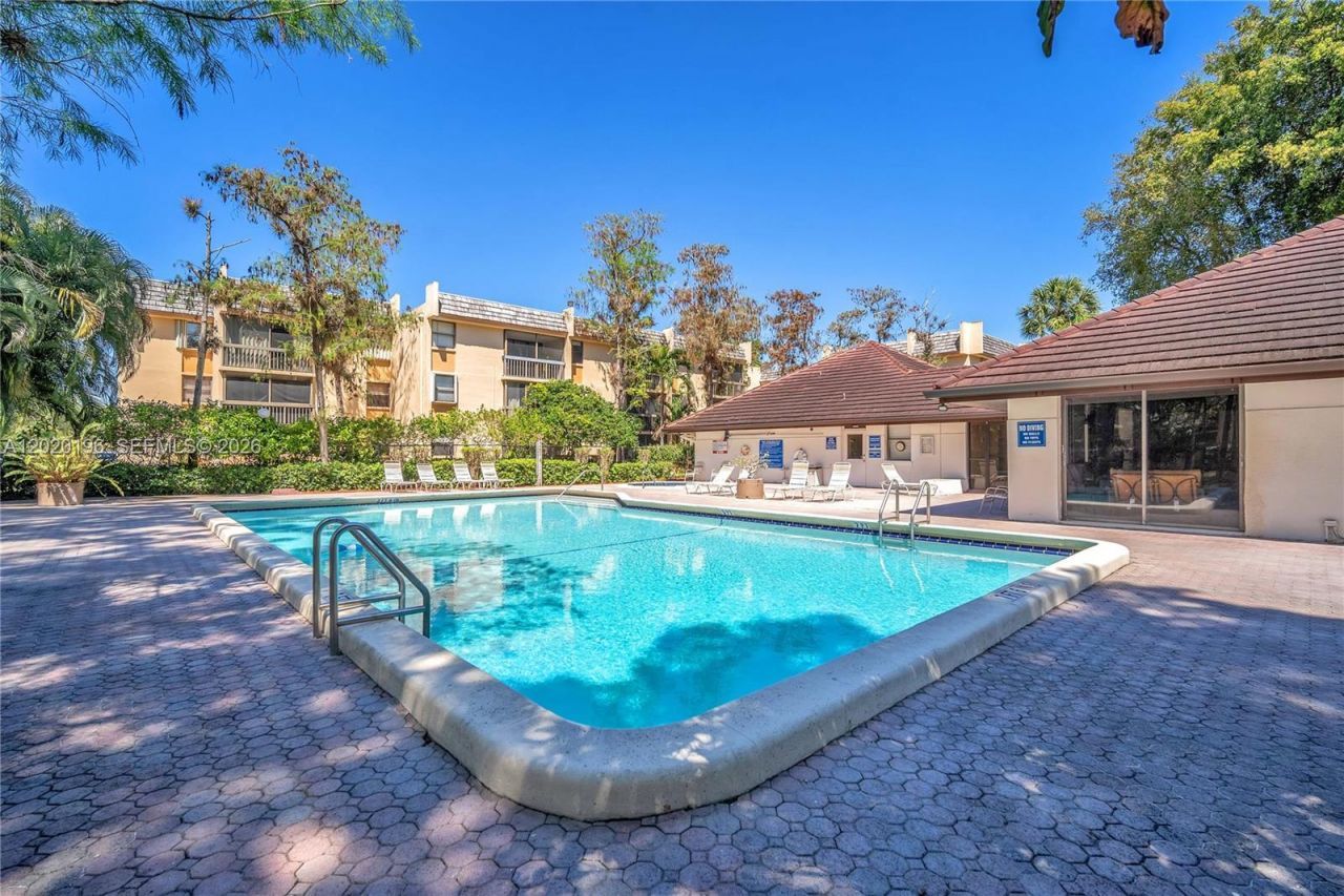 8437 Forest Hills Dr , Unit 304, Coral Springs, FL 33065 Photo