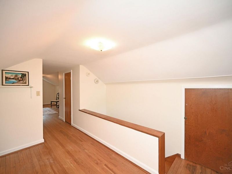 3810 S Broadlawn Circle, Silverton, OH 45236 Photo 35