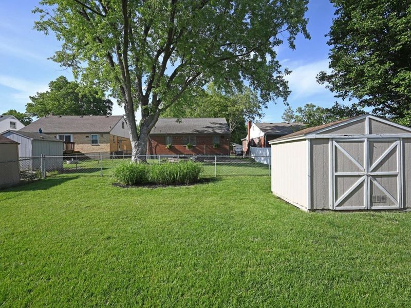 3810 S Broadlawn Circle, Silverton, OH 45236 Photo 48