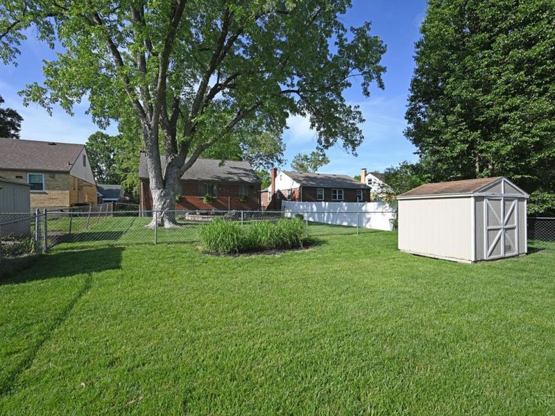 3810 S Broadlawn Circle, Silverton, OH 45236 Photo 49