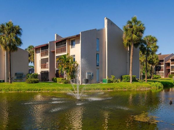 8602 CHAMPLAIN COURT , Unit 93, TAMPA, FL 33614