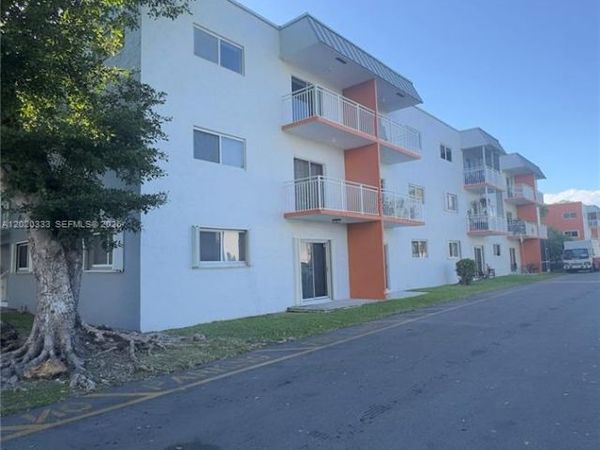 11309 SW 200th St , Unit 103-C, Miami, FL 33157