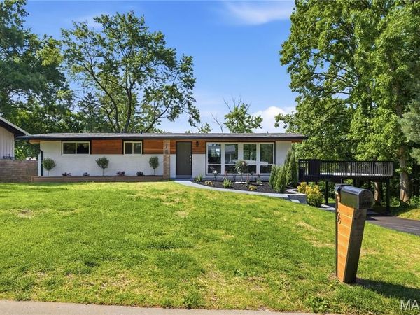 16 Stoney View Lane , St Louis, MO 63146