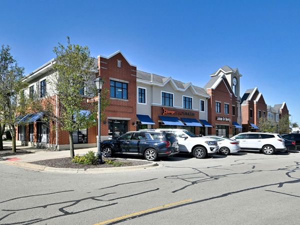 25 E Main Street , Unit 202, Roselle, IL 60172