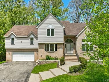 1358 Potomac Drive, Rochester Hills, MI 48306