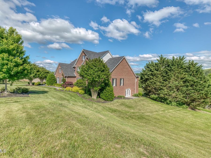 Property Image 100