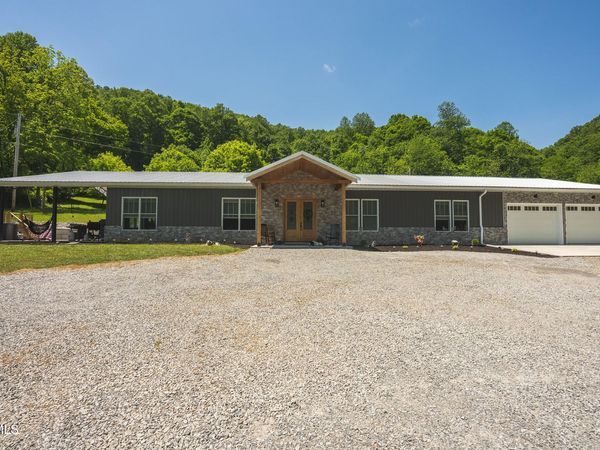 622 Earls Hollow Road, Speedwell, TN 37870