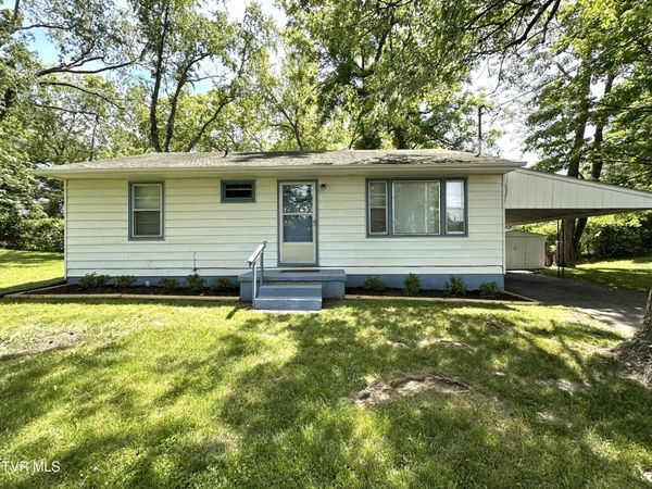 2200 7th Avenue, Johnson City, TN 37601