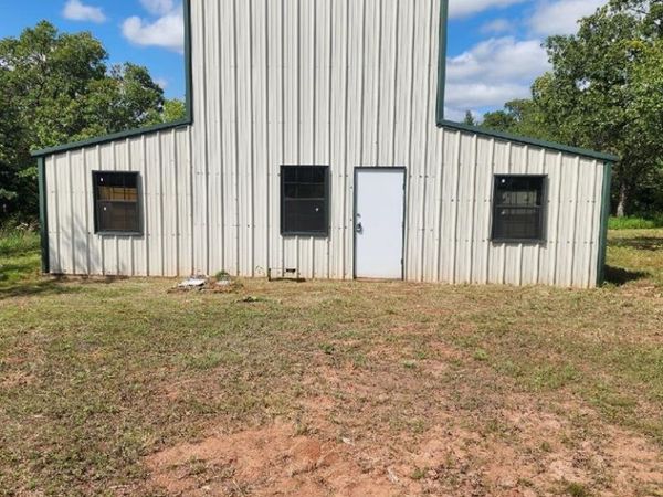 16085 N County Road 3040 , Lindsay, OK 73052